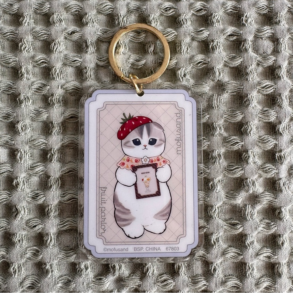 Strawberry Mofusand Charming Cat Key Holder with Gold Ring